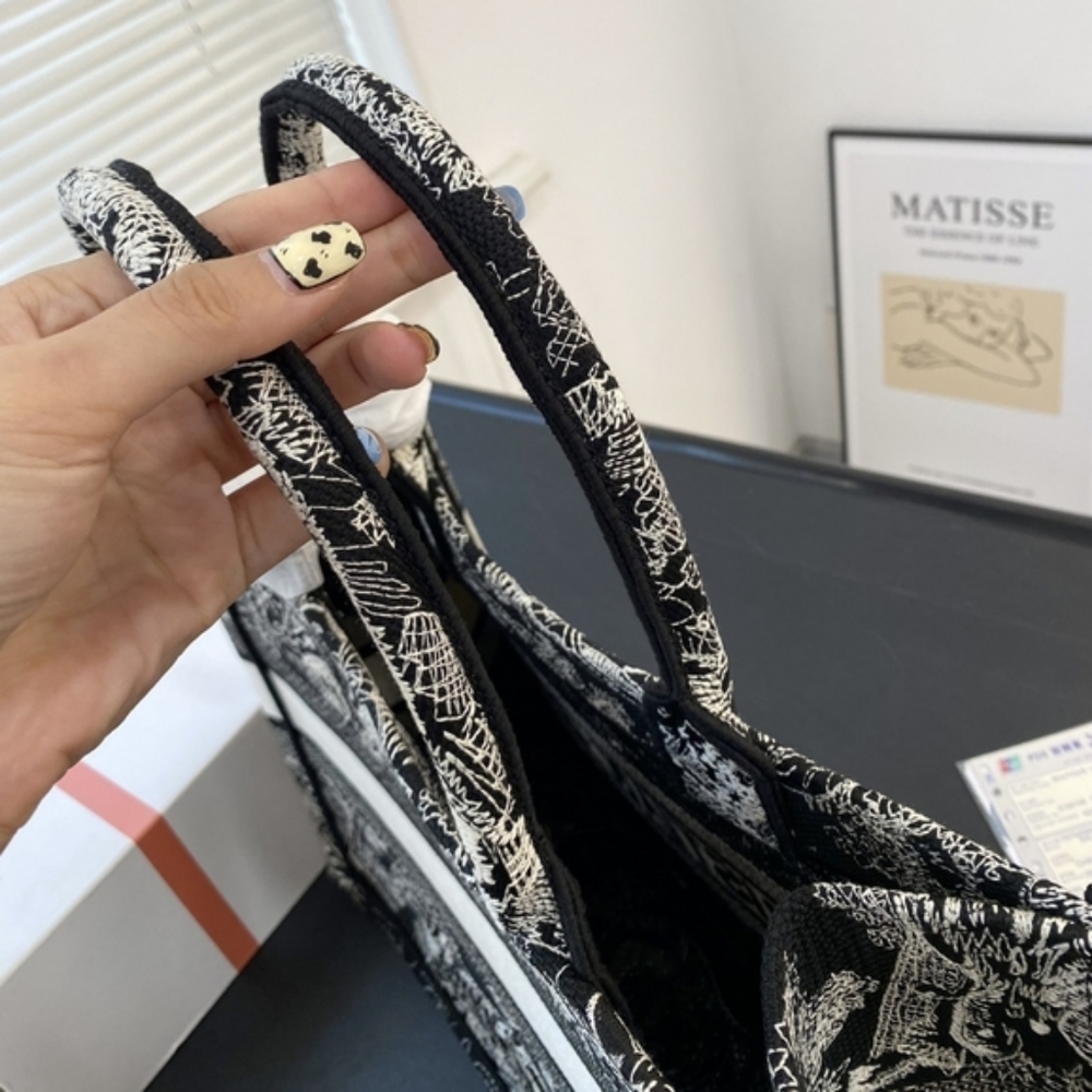 DIOR BookTote Reverse Joyie print embroidery - Picture 6 of 8